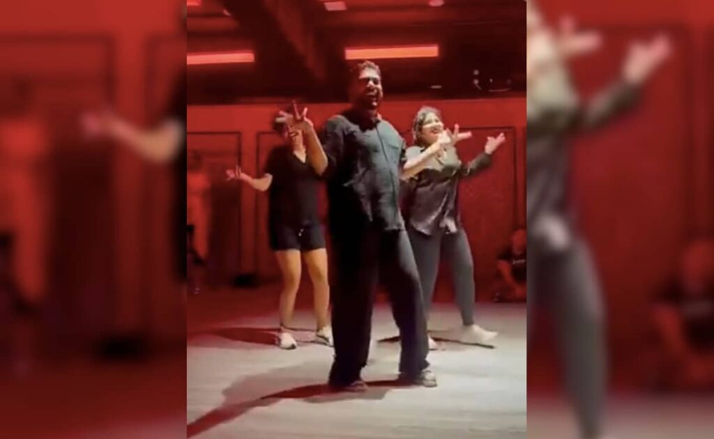 Did Muttiah Muralitharan Dance On 'Tauba Tauba' In Viral Video - Here's The Truth