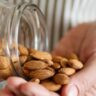 ​10 causes to have 4-5 soaked almonds on empty abdomen