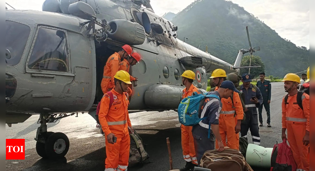 IAF helicopters join operation to rescue 1,500 stuck on Kedarnath route | India News