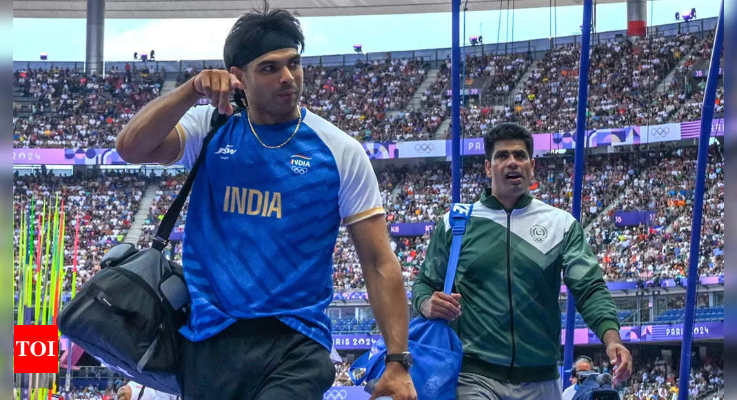 Neeraj Chopra vs Arshad Nadeem: 'Yeh gold medal hum jeetenge', say Pakistan cricketers - Watch | Paris Olympics 2024 News