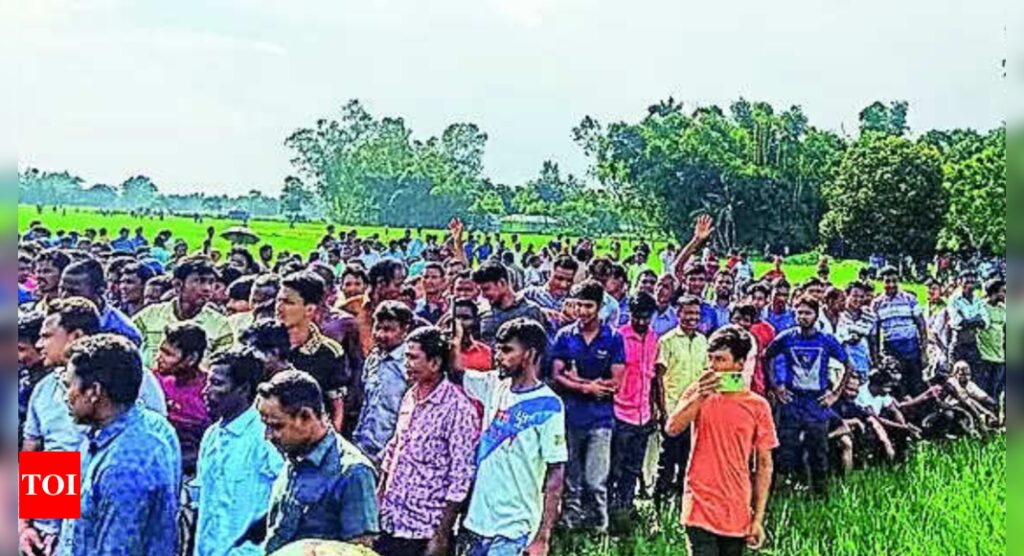 BSF struggles to block terror-struck Bangladeshis fleeing homeland | Kolkata News