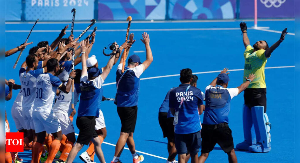 Watch: Teammates bow down to PR Sreejesh after victorious last dance, skipper Harmanpreet lifts him on shoulder | Paris Olympics 2024 News