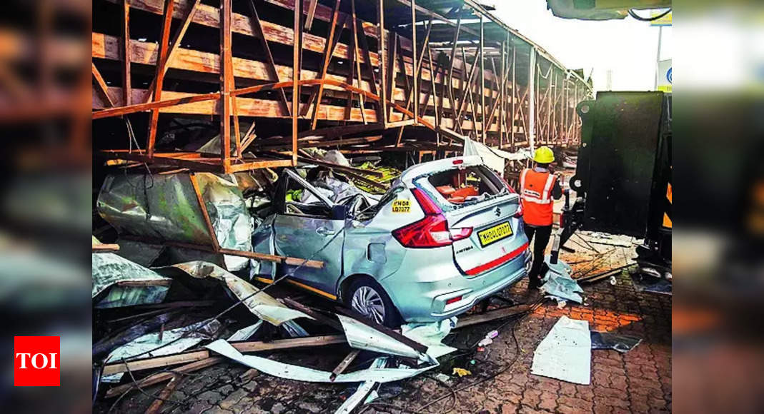 Mumbai's Ghatkopar hoarding collapse: Hoarding owner paid Rs 1 crore for approval | Mumbai News