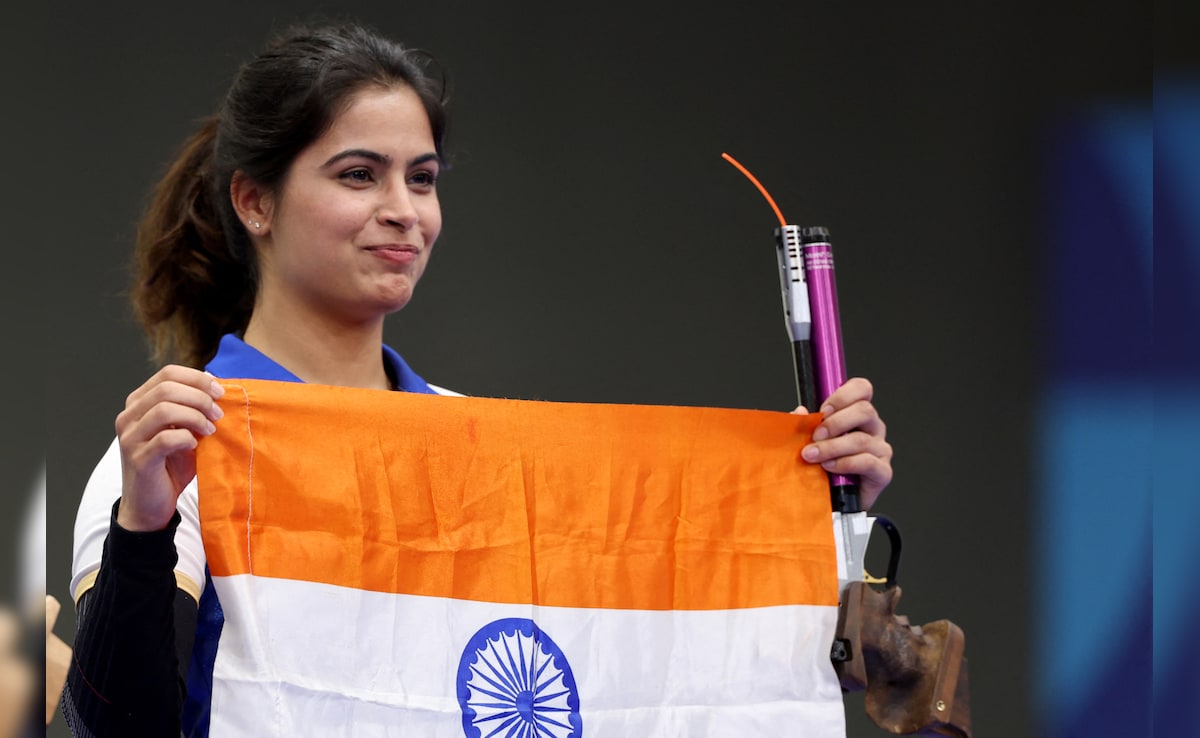 Manu Bhaker Receives Grand Reception As She Returns Home With 2 Bronze Medals In Paris Olympics. Watch