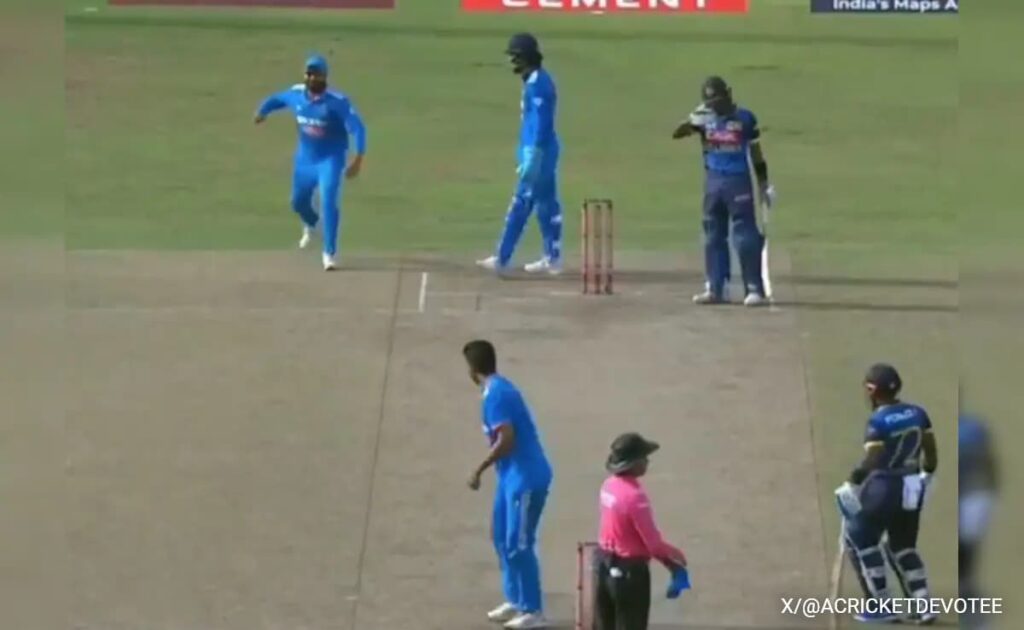 Rohit Sharma Jokingly Runs To Hit Washington Sundar During 2nd ODI vs Sri Lanka. Here's Why. Watch