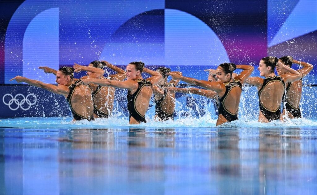 USA Artistic Swimming Team Perform Underwater Moonwalk At Olympics 2024, Pay Tribute To Michael Jackson. Watch