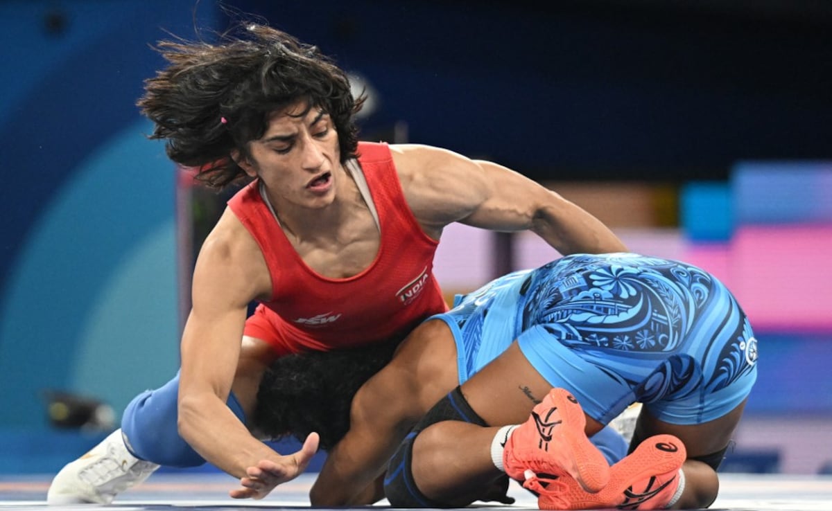 "We Can't Believe...": Babita Phogat On Vinesh Phogat's Paris Olympics 2024 Disqualification