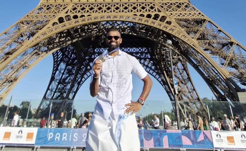 With Hockey Bronze, PR Sreejesh Poses In Traditional Costume In Front Of Eifel Tower